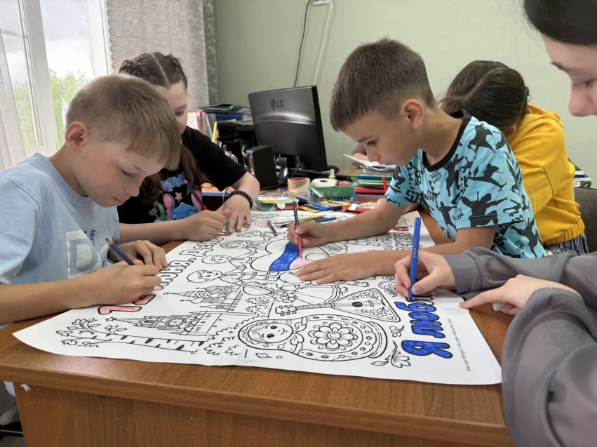 Воспитанники Сретенского центра для несовершеннолетних имени С.Г. Киргизова присоединились к патриотической акции «Родиной горжусь»